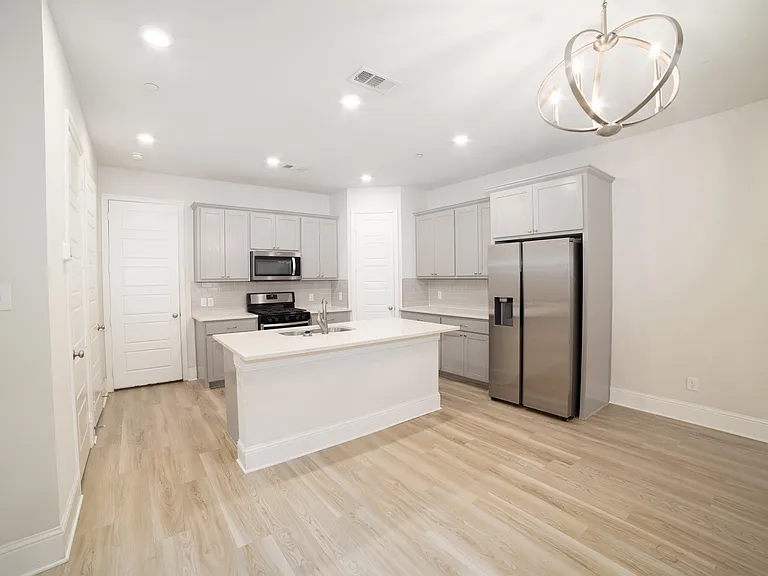 293 Ferndale St — Photo 17
