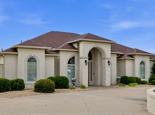 1614 Crow Creek Dr, Granbury, TX 76049