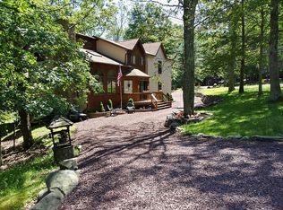 206 Somerset Dr, East Stroudsburg, PA 18301