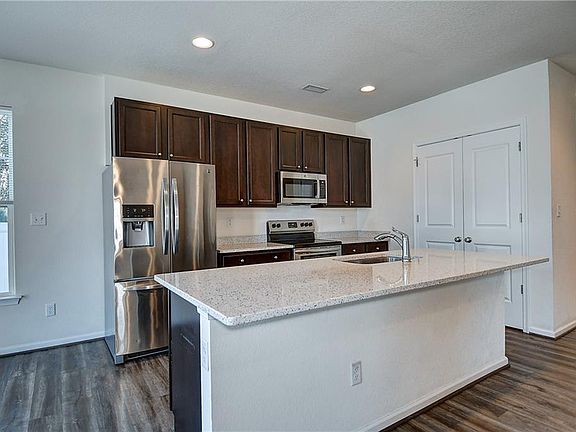 3rd image of 441 Belingham Rd