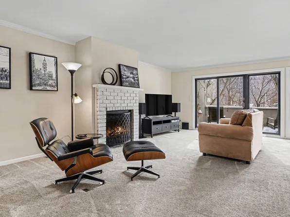 2176 Overlook Ct, Ann Arbor, MI 48103