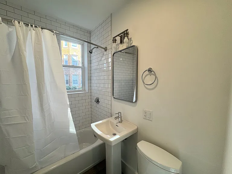 475 Highland Ave #8 — Photo 6