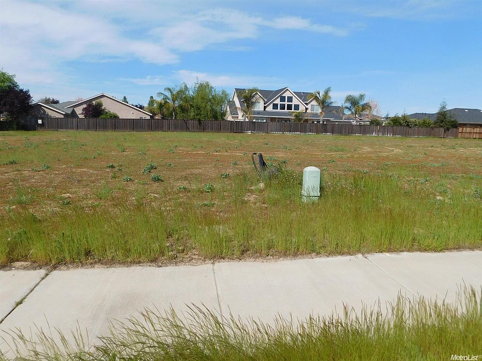 1st image of 4061 Country Walk Ln