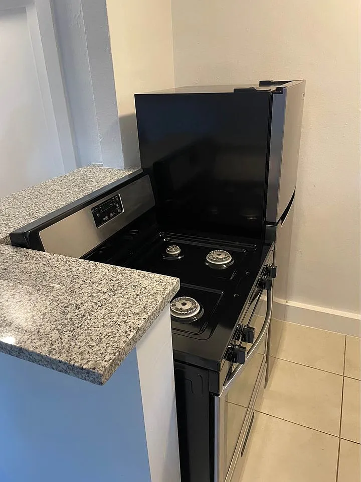 1 bed, 500 sqft, $1,600 — Photo 4