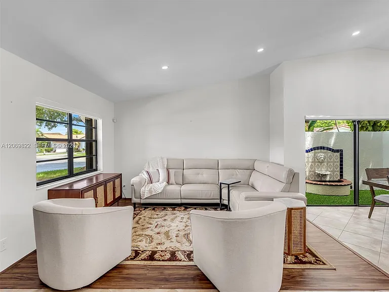 7457 SW 112th Pl — Photo 6