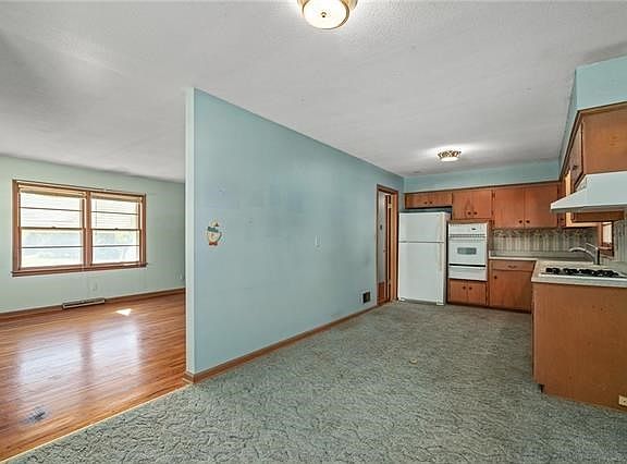 4th image of 3100 S 53rd St