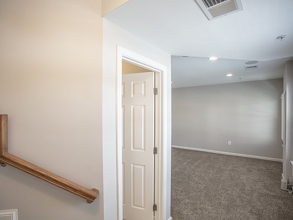 Foyer to FR, BA & UL stairs