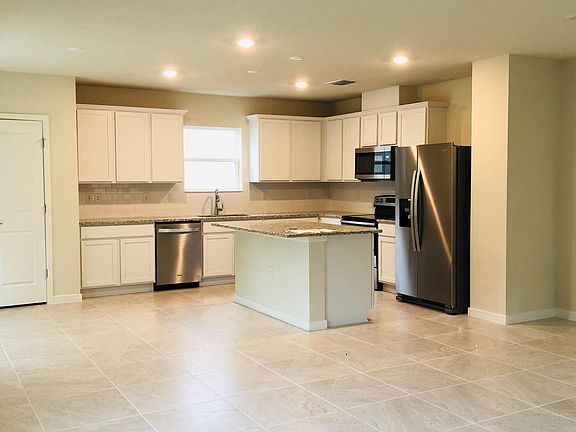 4th image of 5153 Royal Point Ave