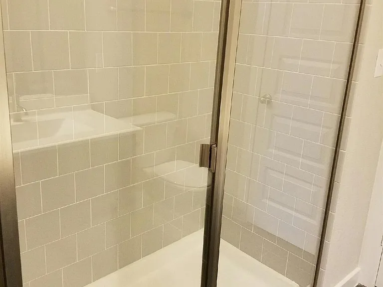 160 Lakeview Ct — Photo 6