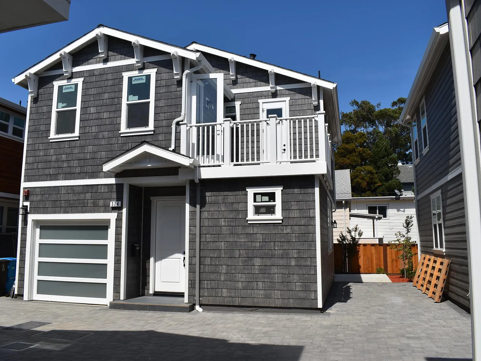 2 bed, 2.5 bath, 1400 sqft, $5,900 — Photo 1