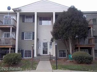 45270 Keding St APT 102, Utica, MI 48317