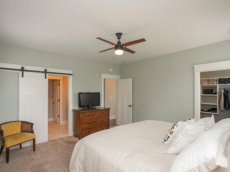 647 James Ave #A — Photo 22