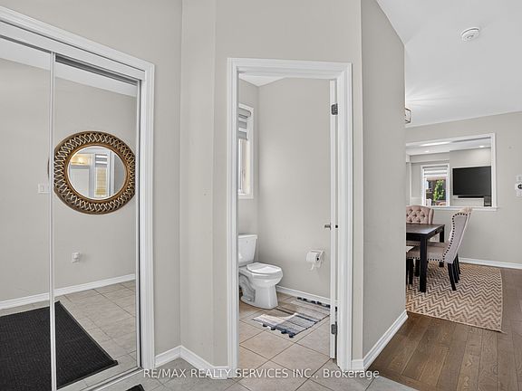 5th image of 8 Munro Cir