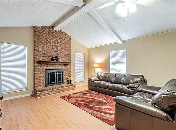 5th image of 207 S Horne St