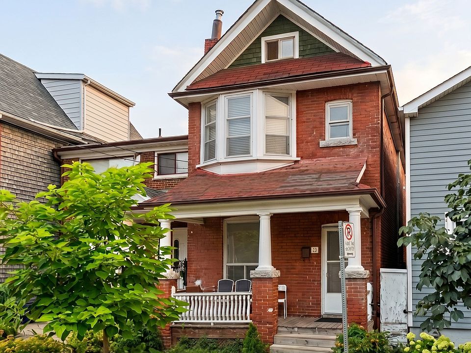 1st image of 32 Garnet Ave