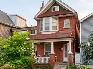 32 Garnet Ave, Toronto, ON M6G 1V5