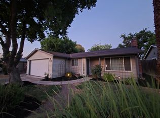 5710 Parkoaks Dr, Carmichael, CA 95608