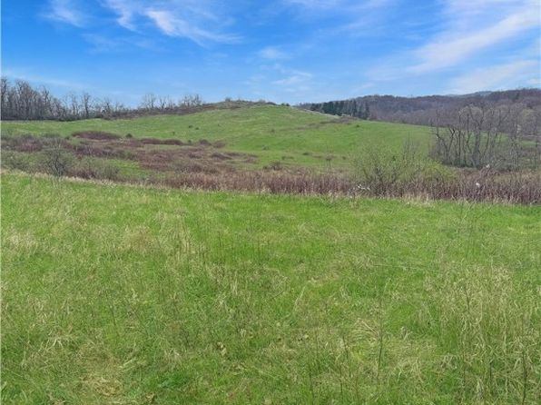 2463 Frankfort Rd, New Cumberland, WV 26047