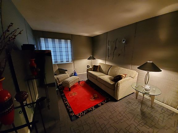 5th image of 1070 S Lake Shore Dr #3-B1