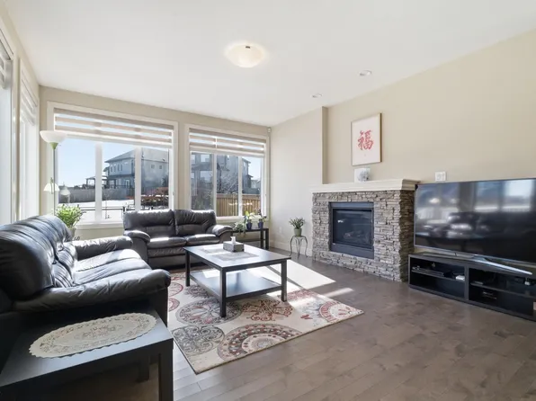 3235 Abbott Cres SW, Edmonton, AB T6W 2V3