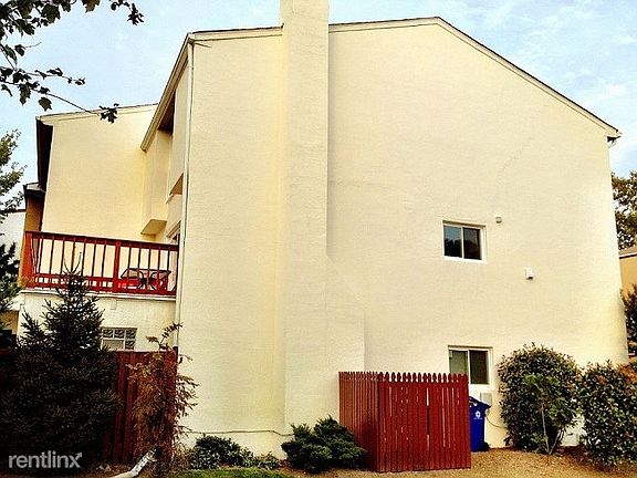 5th image of 1904 N Woodley St