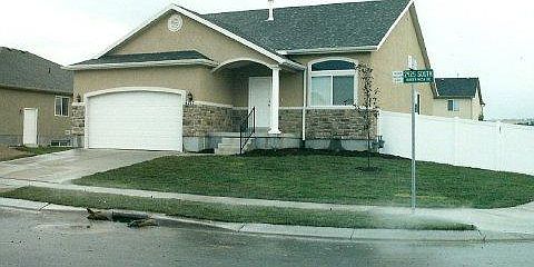 Large Corner lot with Mountain Views.