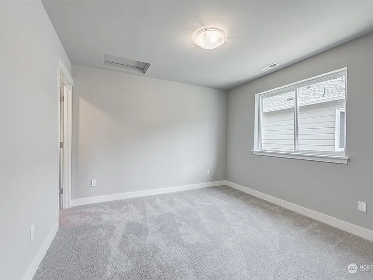 4215 142nd St SE — Photo 17
