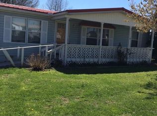 60 Locust Dr, Cottageville, WV 25239