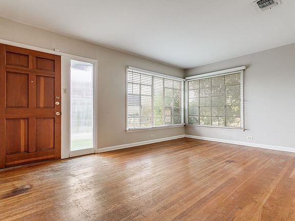 3rd image of 503 Blakeley Dr