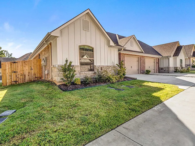 Eagles Crest Townhomes - ASK ABOUT OUR SPRING MOVE -IN SPECIAL TODAY! — Photo 5
