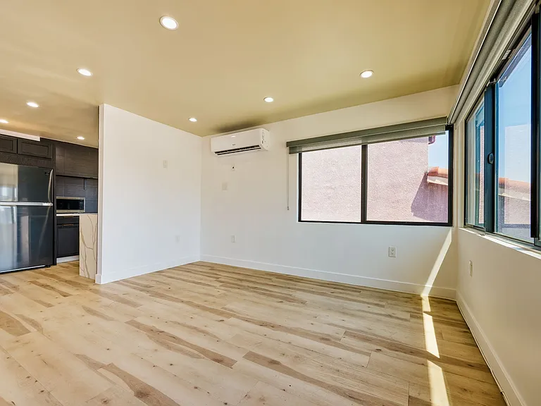 1139 Bellevue Ave — Photo 10