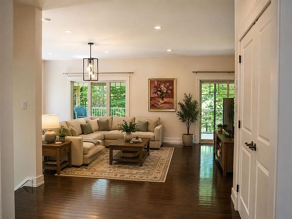 4th image of 50 England Cir