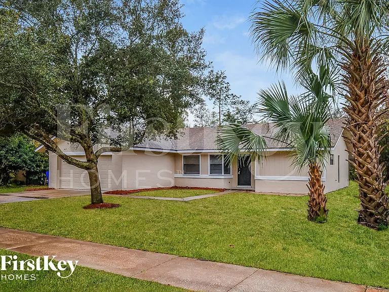 798 Gilda Dr — Photo 2