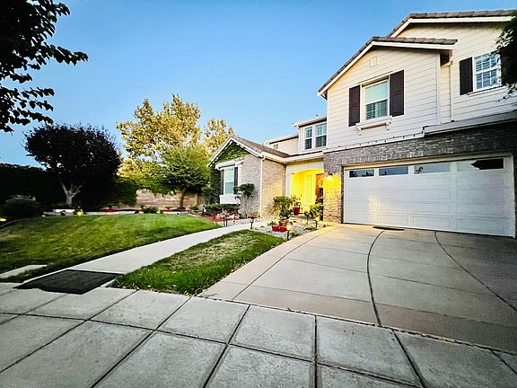 2nd image of 500 W La Canada Ct