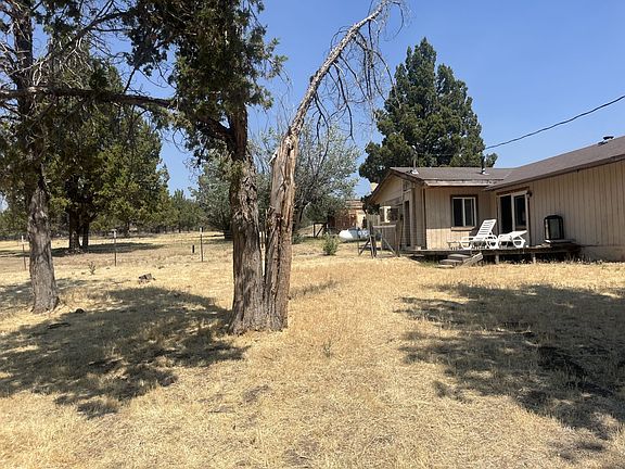 3rd image of 137 Lion Ln