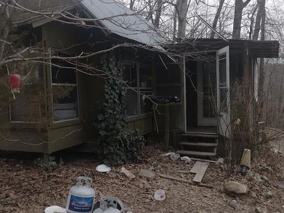 3rd image of 418 Wrinkle Rd