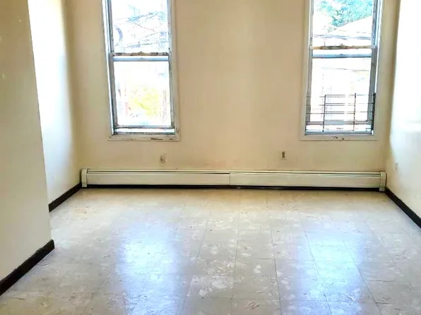 717 12th St Floor 2, Union City, NJ 07087