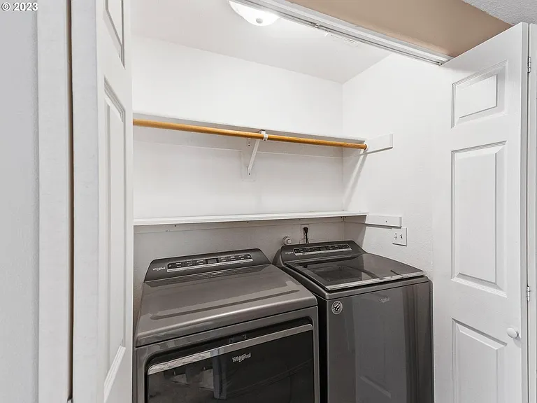 20653 SW Mabel St — Photo 16
