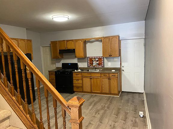 Eat-in Kitchen