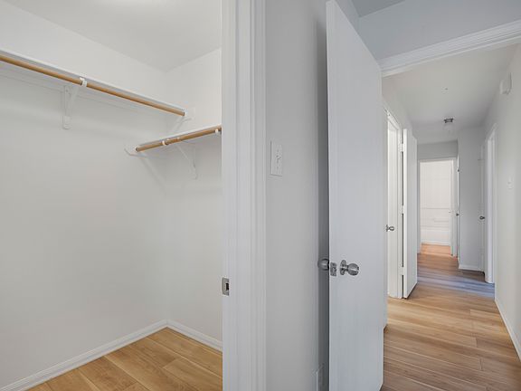 5th image of 209 E Upshaw Ave