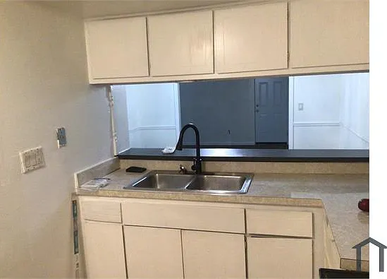 3 bed, 2000 sqft, $2,070 — Photo 3