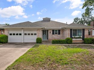 716 Putter Dr, Fort Worth, TX 76112