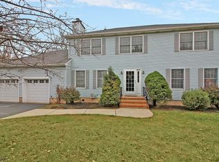 41 Flanders Way, Bridgewater, NJ 08807