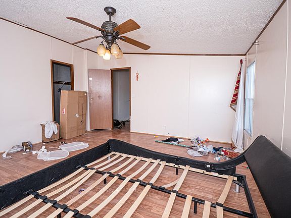 9th image of 200 Laura Ln