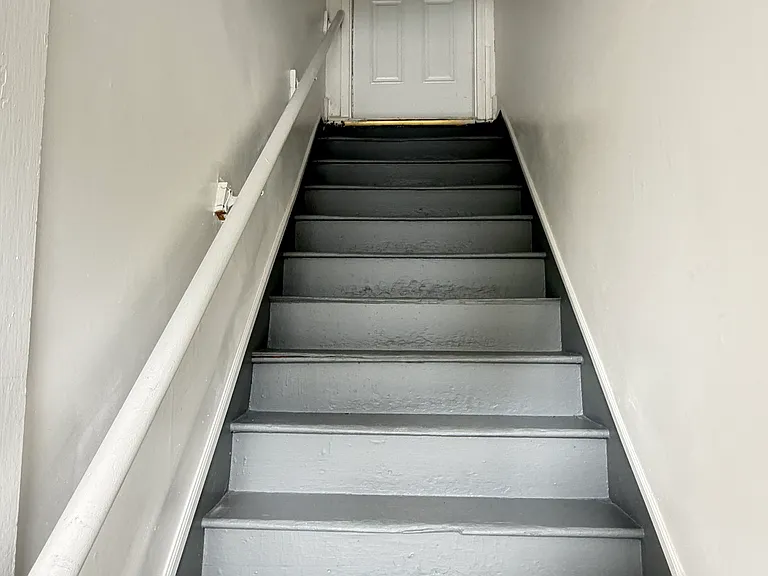 113 Southview St — Photo 2