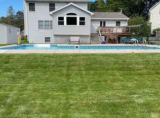 5806 Wood Valley Dr, Haslett, MI 48840