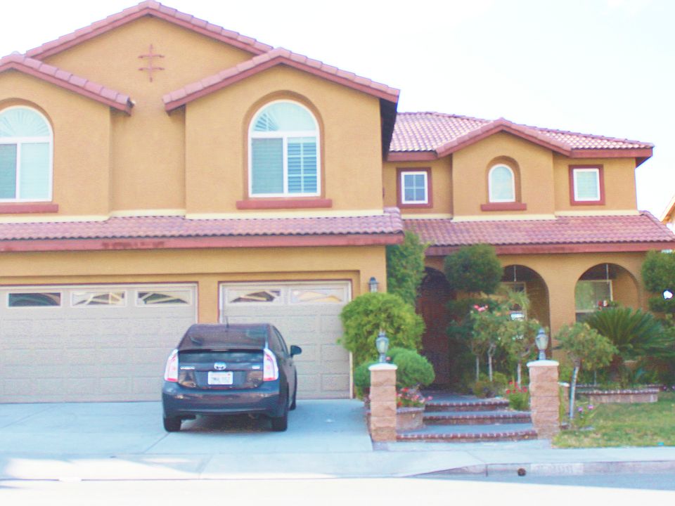 1st image of 15299 La Casa Dr