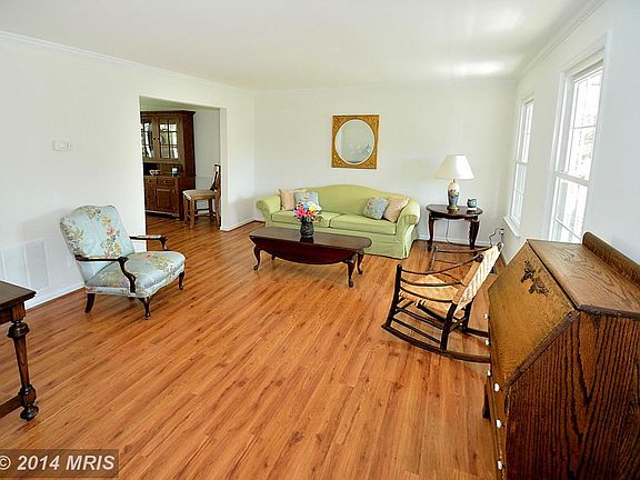 3rd image of 5226 Belle Plains Dr