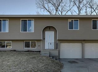 13805 X Cir, Omaha, NE 68137
