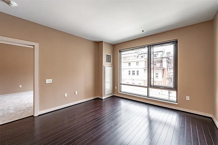 Front Street Lofts — Photo 21